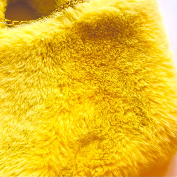 A Shop Of Things SMILEY SMILE YELLOW FAUX FUR BAG HANDBAG PURSE - Picture 4 of 6